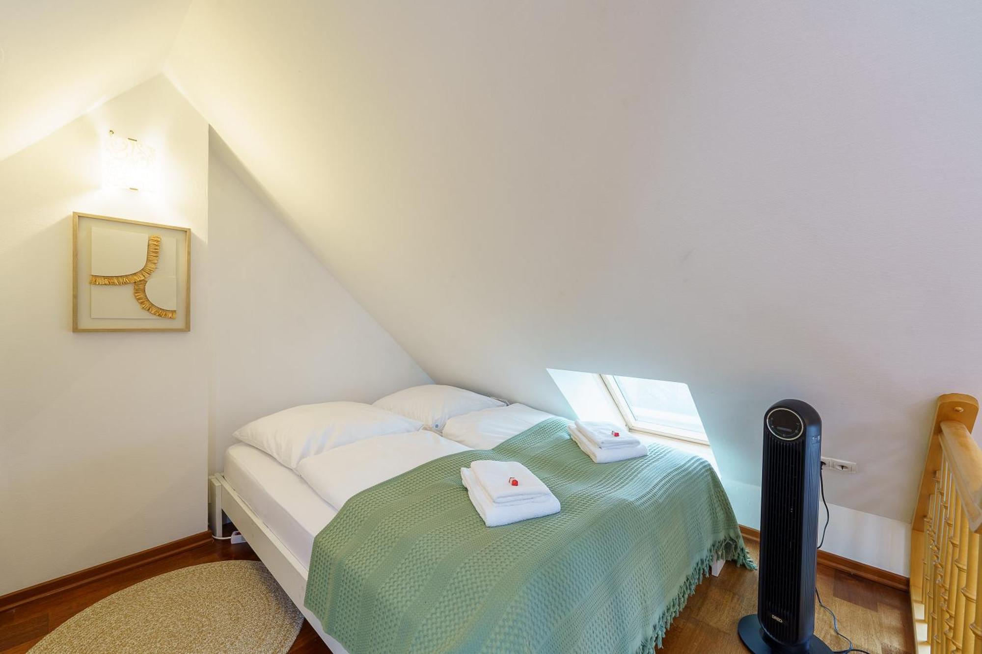 Maisonette Am Holstentor Mit Dachterrasse Und Heimkino リューベック エクステリア 写真